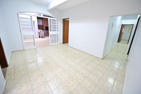 Sala de casa para alugar com 5 quartos, 300m² em Coimbra, Goiânia