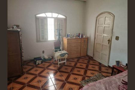 Casa à venda com 3 quartos, 230m² em Jardim Teresa, São Paulo
