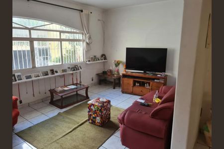Casa à venda com 3 quartos, 230m² em Jardim Teresa, São Paulo