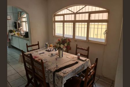 Casa à venda com 3 quartos, 230m² em Jardim Teresa, São Paulo