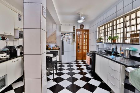 Casa para alugar com 230m², 3 quartos e 2 vagas Casa para alugar com 230m², 3 quartos e 2 vagasCozinha