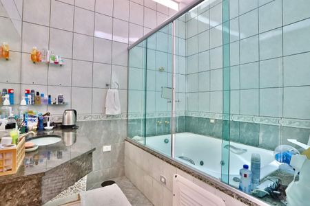 Casa para alugar com 230m², 3 quartos e 2 vagas Casa para alugar com 230m², 3 quartos e 2 vagasBanheiro