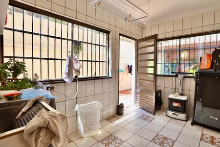 Casa para alugar com 230m², 3 quartos e 2 vagas Casa para alugar com 230m², 3 quartos e 2 vagasLavanderia