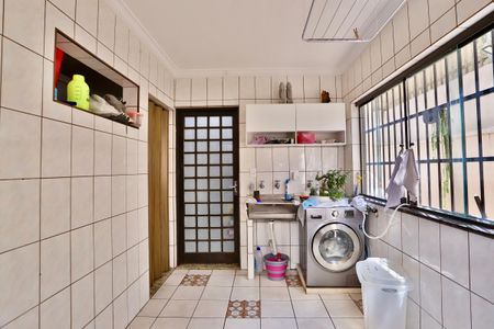 Casa para alugar com 230m², 3 quartos e 2 vagas Casa para alugar com 230m², 3 quartos e 2 vagasLavanderia
