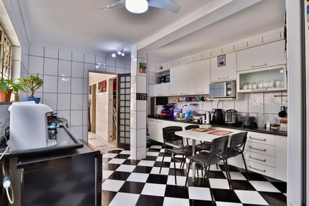 Casa para alugar com 230m², 3 quartos e 2 vagas Casa para alugar com 230m², 3 quartos e 2 vagasCozinha
