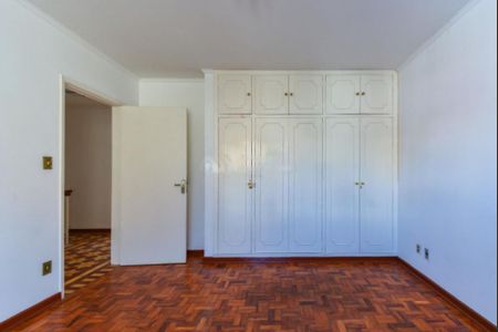 Casa à venda com 195m², 3 quartos e 3 vagas