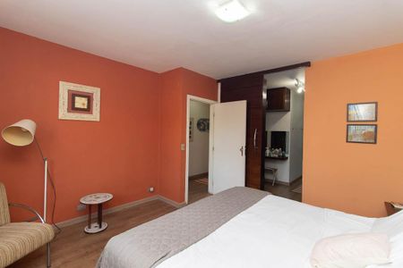 Casa à venda com 360m², 4 quartos e 3 vagas Casa à venda com 360m², 4 quartos e 3 vagasQuarto Suíte 3