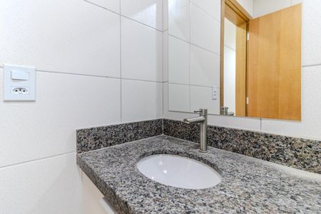 Banheiro Social de kitnet/studio para alugar com 1 quarto, 45m² em Campos Elíseos, São Paulo