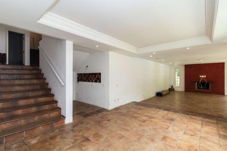 Casa de condomínio para alugar com 456m², 3 quartos e 8 vagas Casa de condomínio para alugar com 456m², 3 quartos e 8 vagasEntrada