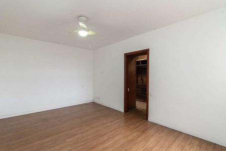 Casa de condomínio para alugar com 456m², 3 quartos e 8 vagas Casa de condomínio para alugar com 456m², 3 quartos e 8 vagasQuarto