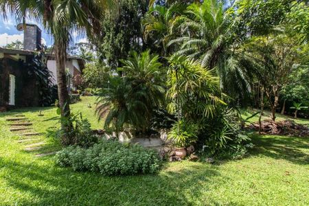 Casa de condomínio para alugar com 456m², 3 quartos e 8 vagas Casa de condomínio para alugar com 456m², 3 quartos e 8 vagasEntrada