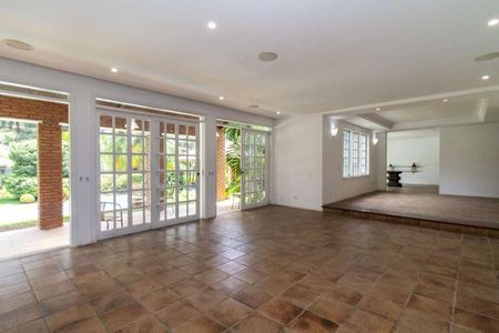 Casa de condomínio para alugar com 456m², 3 quartos e 8 vagas Casa de condomínio para alugar com 456m², 3 quartos e 8 vagasSala