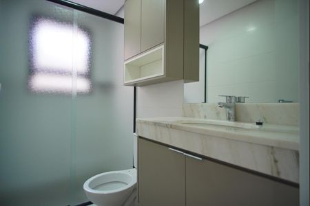 Banheiro de kitnet/studio para alugar com 1 quarto, 65m² em Petrópolis, Porto Alegre