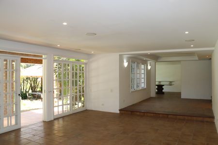 Casa de condomínio para alugar com 456m², 5 quartos e 8 vagasSala