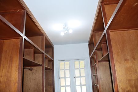 Casa de condomínio para alugar com 456m², 5 quartos e 8 vagasCloset da Suíte 3