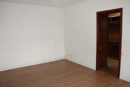 Casa de condomínio para alugar com 456m², 5 quartos e 8 vagasSuíte 3