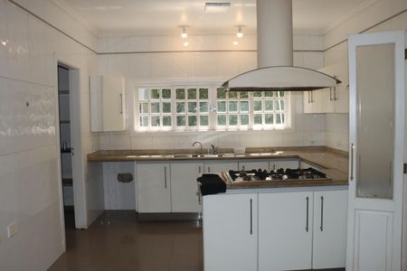 Casa de condomínio para alugar com 456m², 5 quartos e 8 vagasCozinha