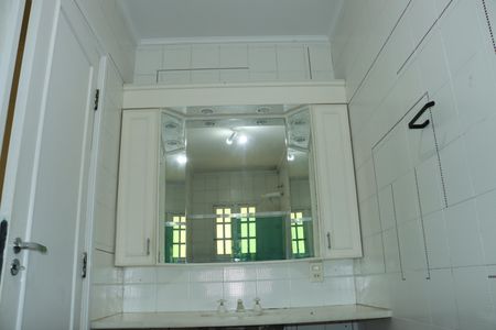 Casa de condomínio para alugar com 456m², 5 quartos e 8 vagasBanheiro da Suíte 1