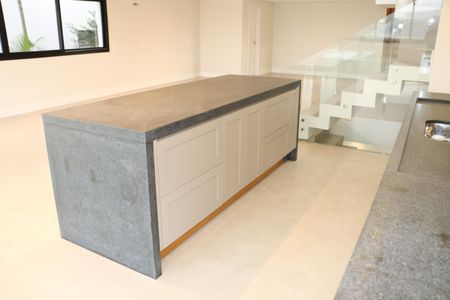 Casa de condomínio para alugar com 484m², 4 quartos e 3 vagasCozinha 1