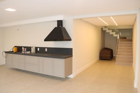 Casa de condomínio para alugar com 484m², 4 quartos e 3 vagasCozinha 3