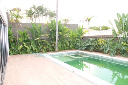 Casa de condomínio para alugar com 484m², 4 quartos e 3 vagasÁrea Externa