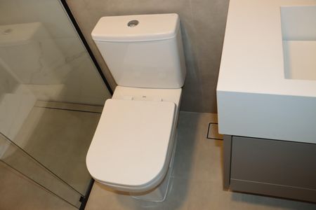 Casa de condomínio para alugar com 484m², 4 quartos e 3 vagasBanheiro da Suíte 3