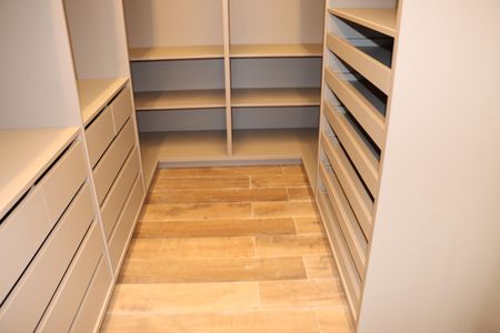 Casa de condomínio para alugar com 484m², 4 quartos e 3 vagasCloset da Suíte 1