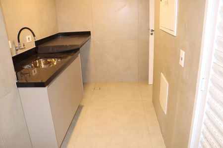 Casa de condomínio para alugar com 484m², 4 quartos e 3 vagasCozinha 2