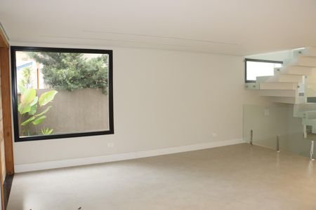 Casa de condomínio para alugar com 484m², 4 quartos e 3 vagasSala 1