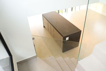 Casa de condomínio para alugar com 484m², 4 quartos e 3 vagasEscada