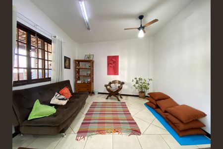 Apartamento para alugar com 200m², 4 quartos e sem vaga Apartamento para alugar com 200m², 4 quartos e sem vagaSala