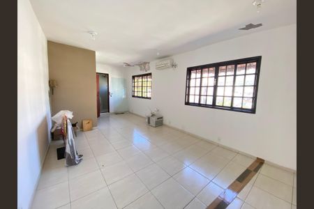 Apartamento para alugar com 200m², 4 quartos e sem vaga Apartamento para alugar com 200m², 4 quartos e sem vagaSuíte