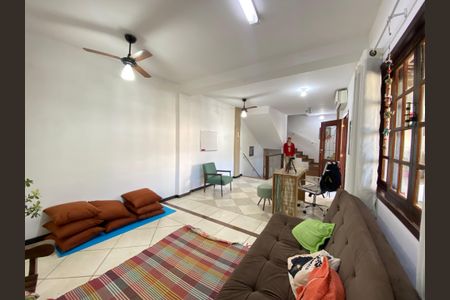 Apartamento para alugar com 200m², 4 quartos e sem vaga Apartamento para alugar com 200m², 4 quartos e sem vagaSala
