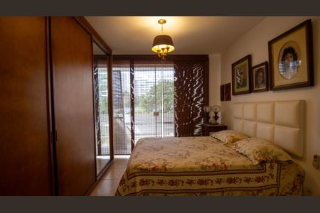 Casa de condomínio à venda com 250m², 4 quartos e 1 vagaSuíte 2