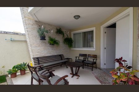 Casa de condomínio à venda com 250m², 4 quartos e 1 vagaQuintal