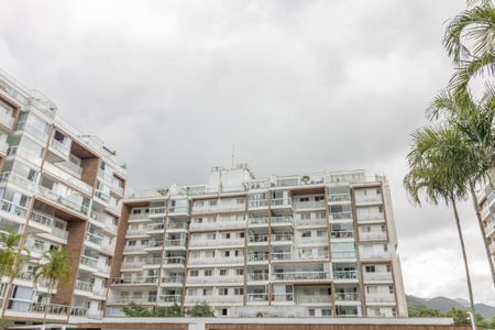 Apartamento à venda com 70m², 2 quartos e 1 vaga Apartamento à venda com 70m², 2 quartos e 1 vagaFachada