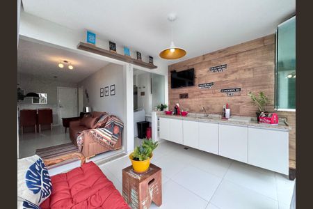 Apartamento à venda com 70m², 2 quartos e 1 vaga Apartamento à venda com 70m², 2 quartos e 1 vagaVaranda