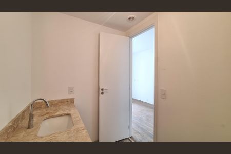 Banheiro de apartamento para alugar com 1 quarto, 31m² em Pompeia, São Paulo