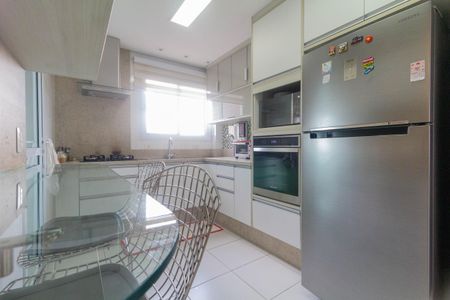 Apartamento à venda com 134m², 3 quartos e 3 vagas Apartamento à venda com 134m², 3 quartos e 3 vagasCozinha