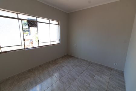 Sala de casa para alugar com 3 quartos, 240m² em Jardim Guanabara, Campinas