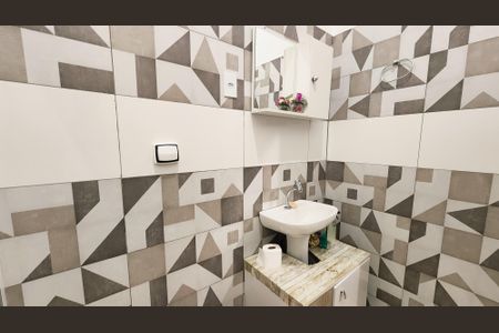 Casa à venda com 140m², 4 quartos e 5 vagasBanheiro Social