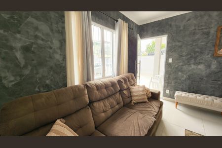 Casa à venda com 140m², 4 quartos e 5 vagasSala