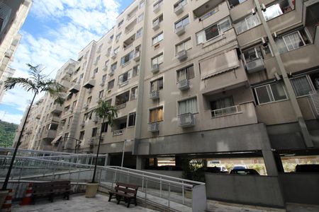 Apartamento à venda com 60m², 3 quartos e 1 vagaFachada