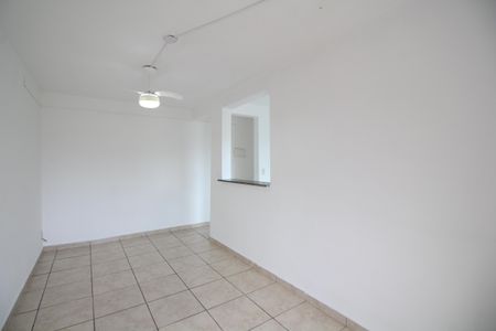 Sala de apartamento para alugar com 3 quartos, 60m² em Taquara, Rio de Janeiro