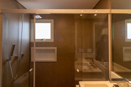 Apartamento à venda com 200m², 3 quartos e 3 vagas Apartamento à venda com 200m², 3 quartos e 3 vagasBanheiro