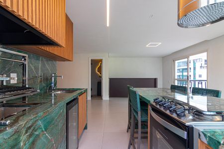 Apartamento à venda com 200m², 3 quartos e 3 vagas Apartamento à venda com 200m², 3 quartos e 3 vagasCobertura - área gourmet