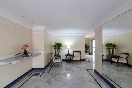 Apartamento à venda com 200m², 3 quartos e 3 vagas Apartamento à venda com 200m², 3 quartos e 3 vagasHall de entrada