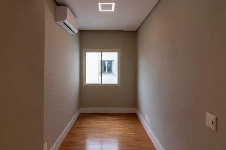 Apartamento à venda com 200m², 3 quartos e 3 vagas Apartamento à venda com 200m², 3 quartos e 3 vagasEscritório