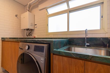 Apartamento à venda com 200m², 3 quartos e 3 vagas Apartamento à venda com 200m², 3 quartos e 3 vagasÁrea de Serviço