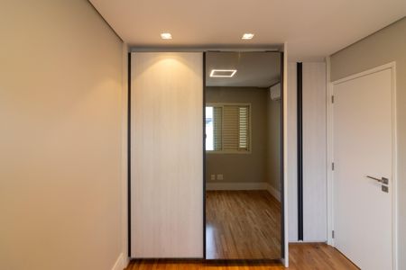 Apartamento à venda com 200m², 3 quartos e 3 vagas Apartamento à venda com 200m², 3 quartos e 3 vagasQuarto 2